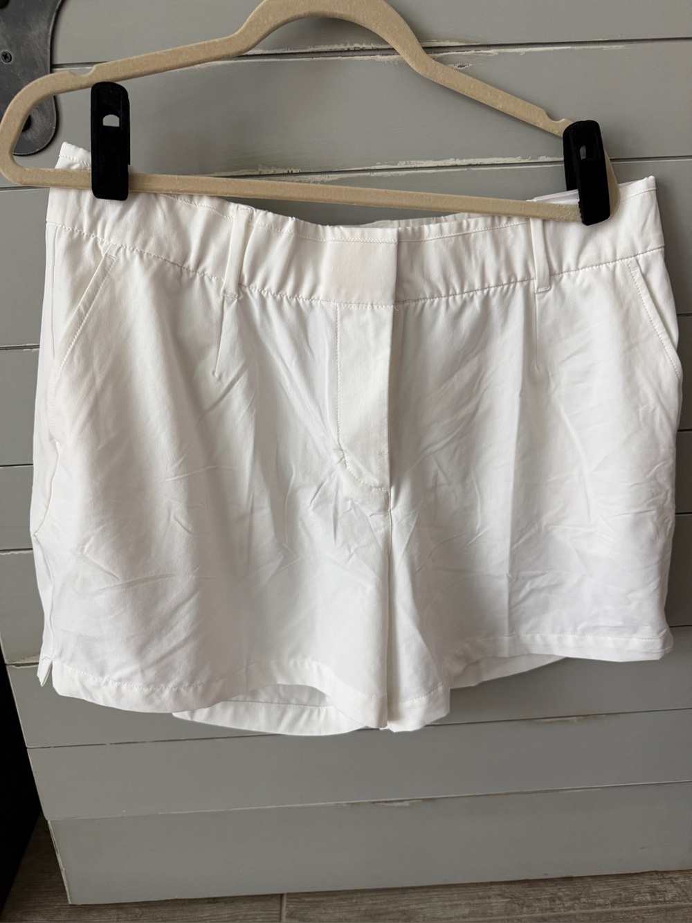 Women's  Nike White Elastic-Waist Dri-Fit casual shorts. NWT. XL